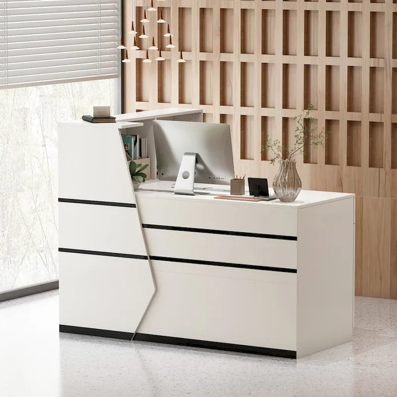 Bureau avec tiroir de réception et une porte